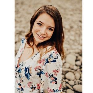 Meet your Posher, Danae